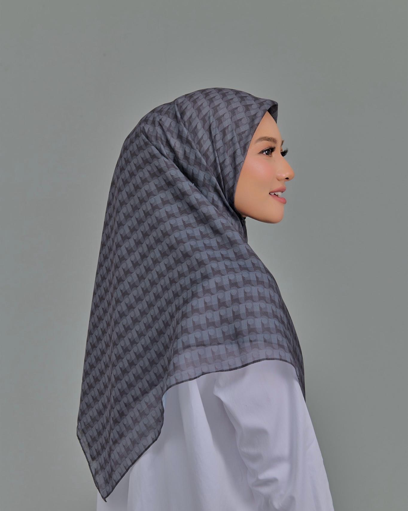 MONOGRAM SIGNATURE SQUARE