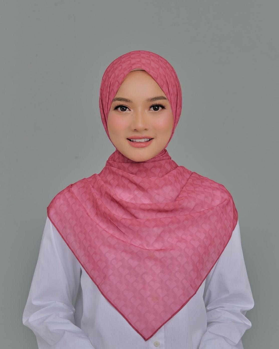 MONOGRAM SIGNATURE SHAWL