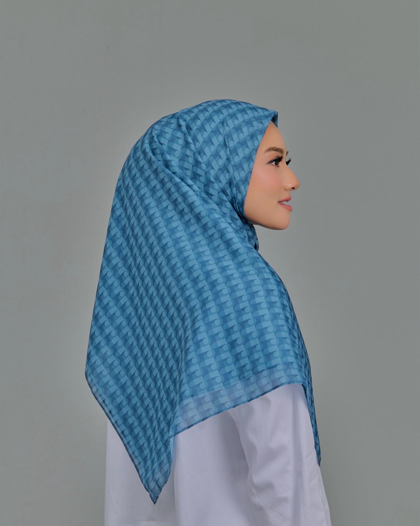 MONOGRAM SIGNATURE SQUARE