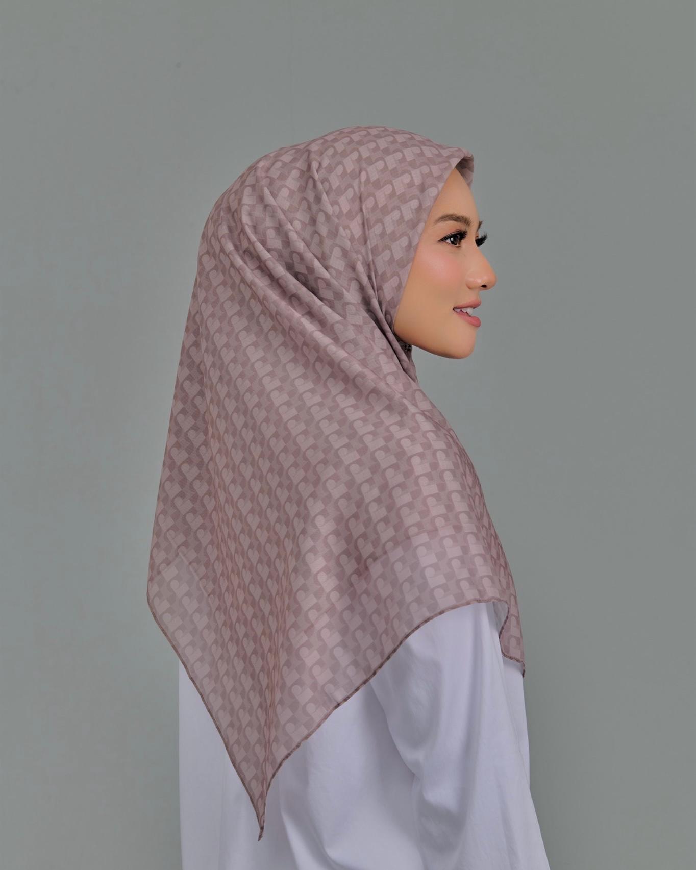 MONOGRAM SIGNATURE SQUARE