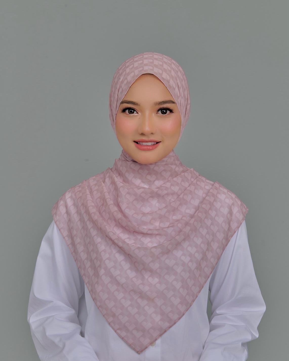 MONOGRAM SIGNATURE SHAWL