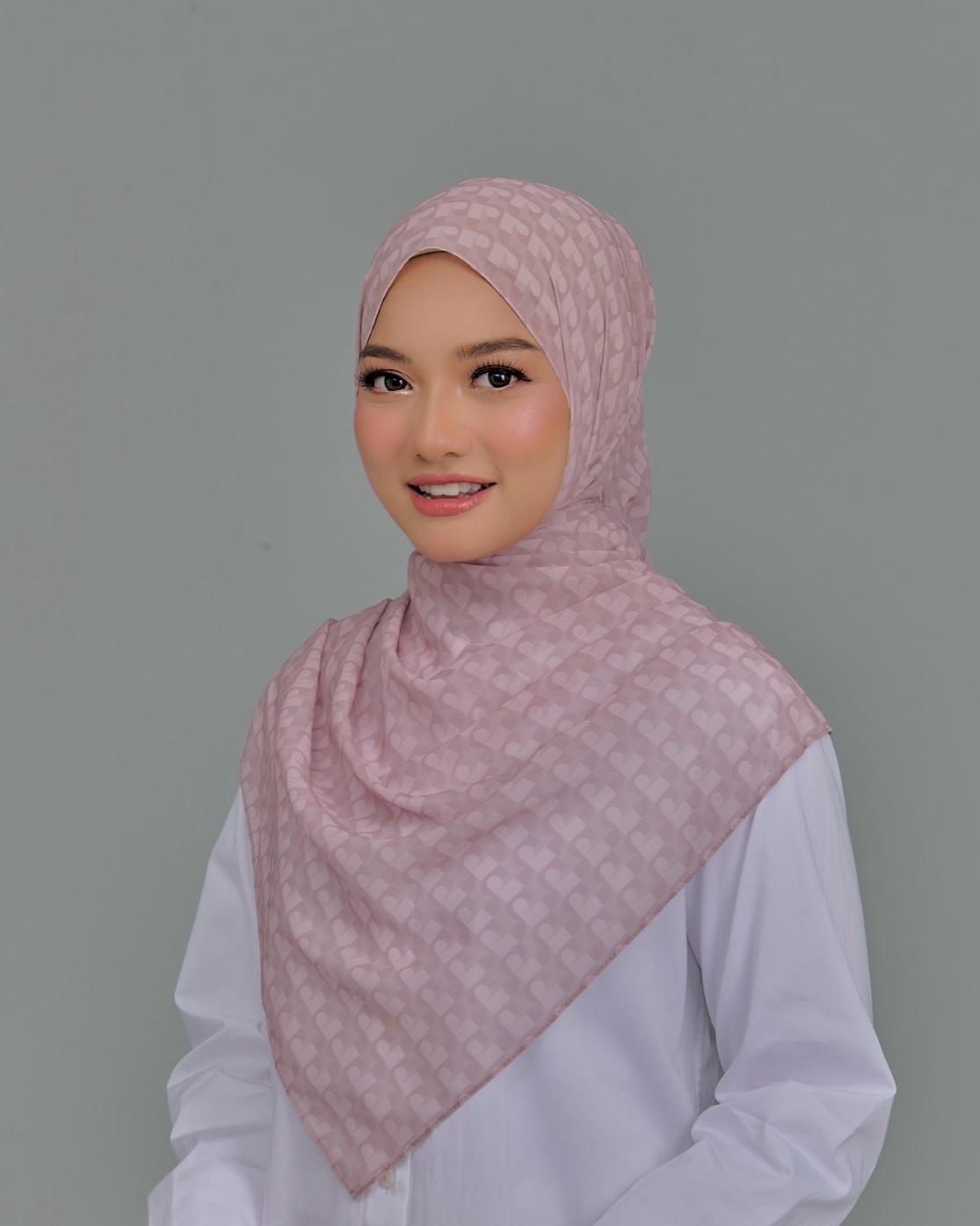 MONOGRAM SIGNATURE SHAWL