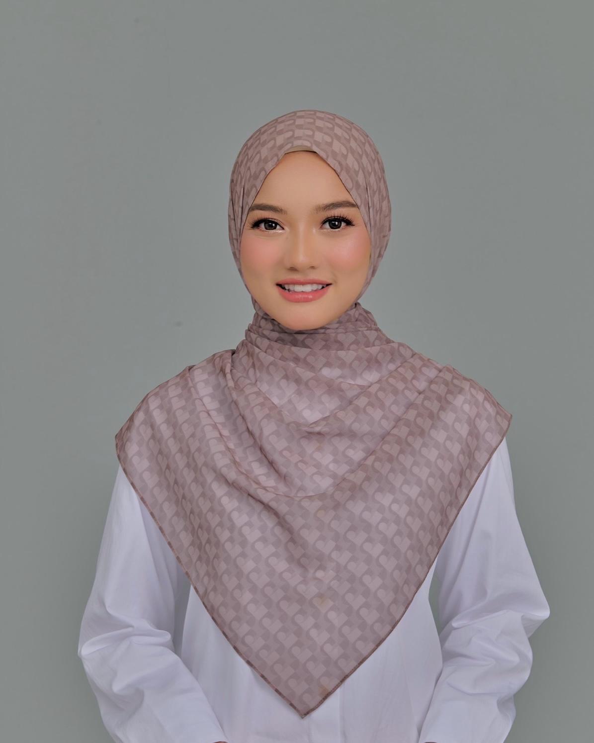 MONOGRAM SIGNATURE SHAWL
